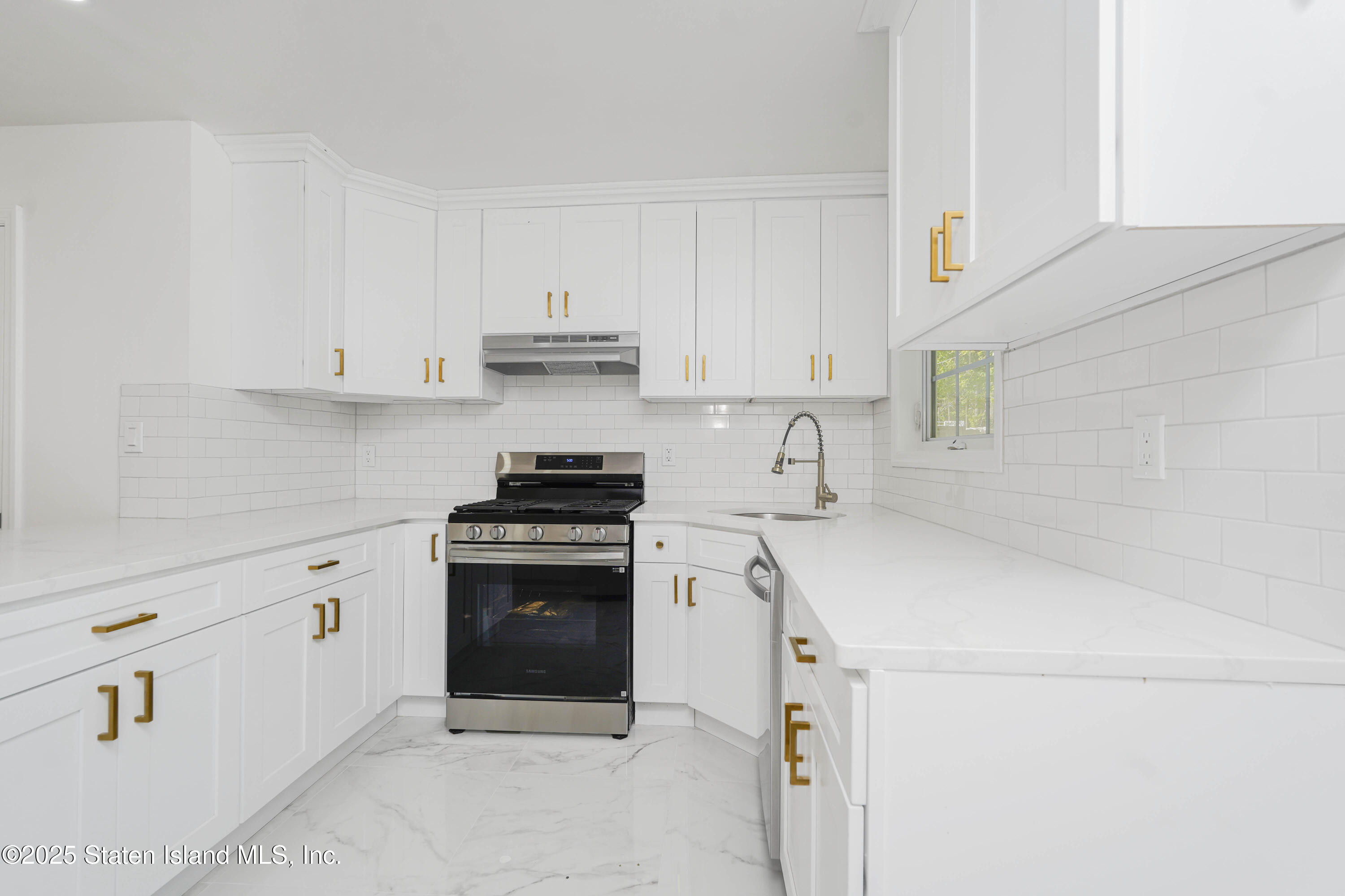 35 Alaska Street, Staten Island, New York image 18