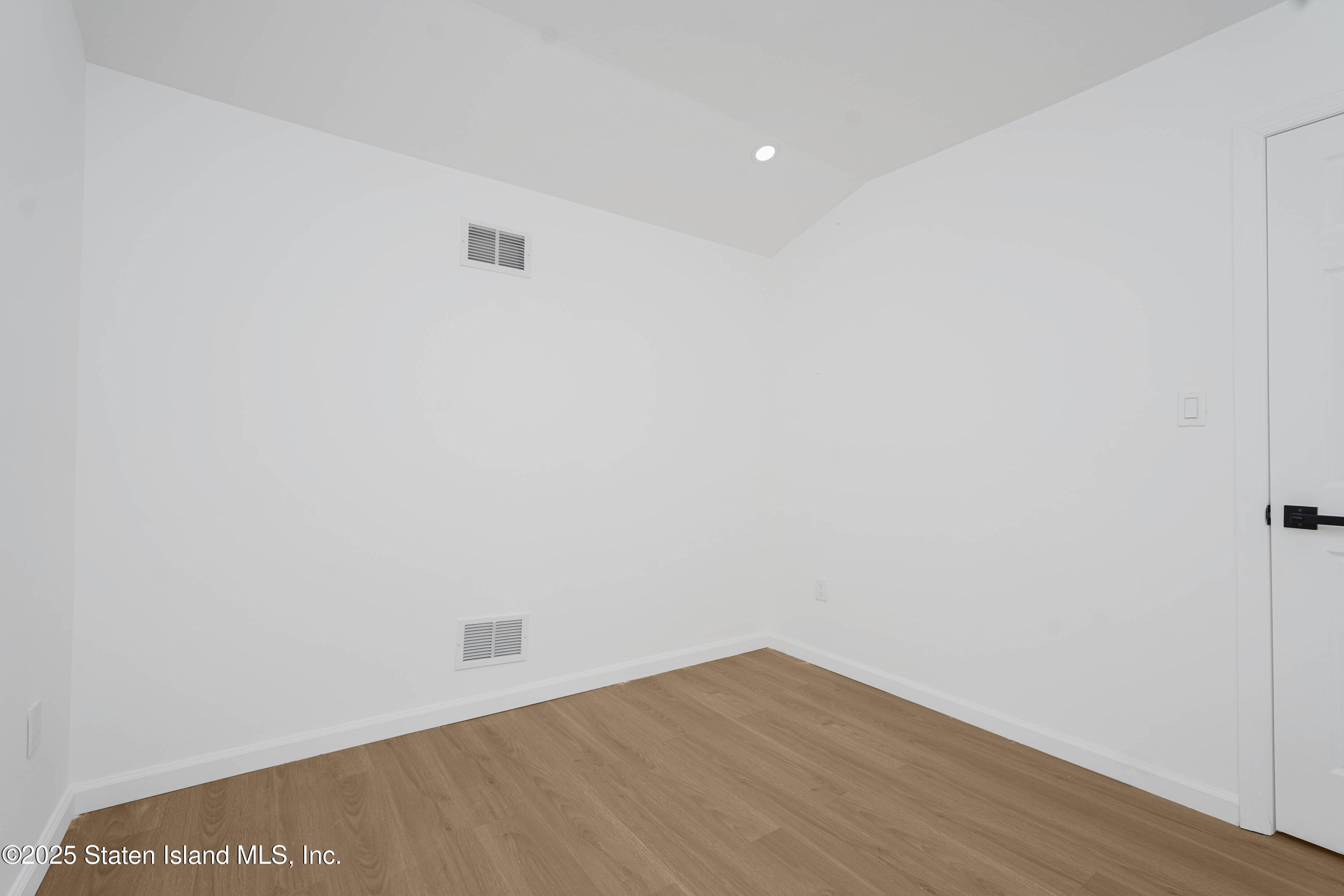 35 Alaska Street, Staten Island, New York image 32
