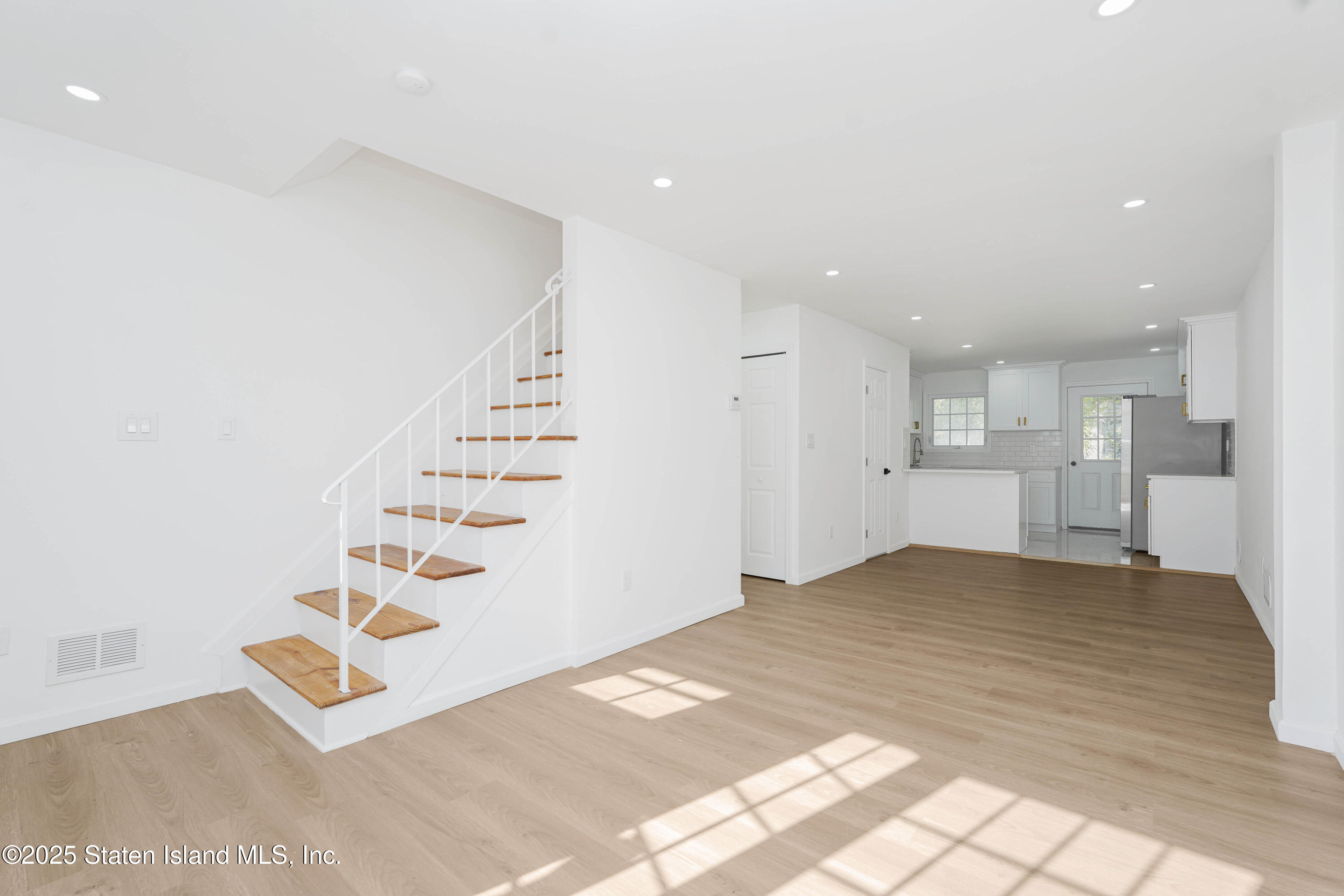 35 Alaska Street, Staten Island, New York image 10