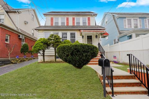 Photo of 82 Crosshill Street, Staten Island, NY 10301 (MLS # 2501732)