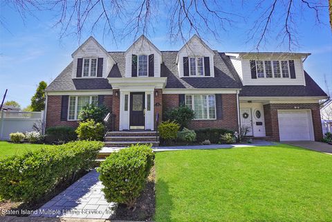Photo of 16 Royal Oak Road, Staten Island, NY 10314 (MLS # 1161330)
