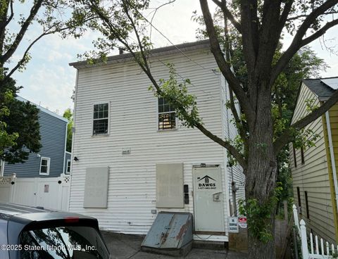 Photo of 27 Targee Street, Staten Island, NY 10304 (MLS # 2505429)