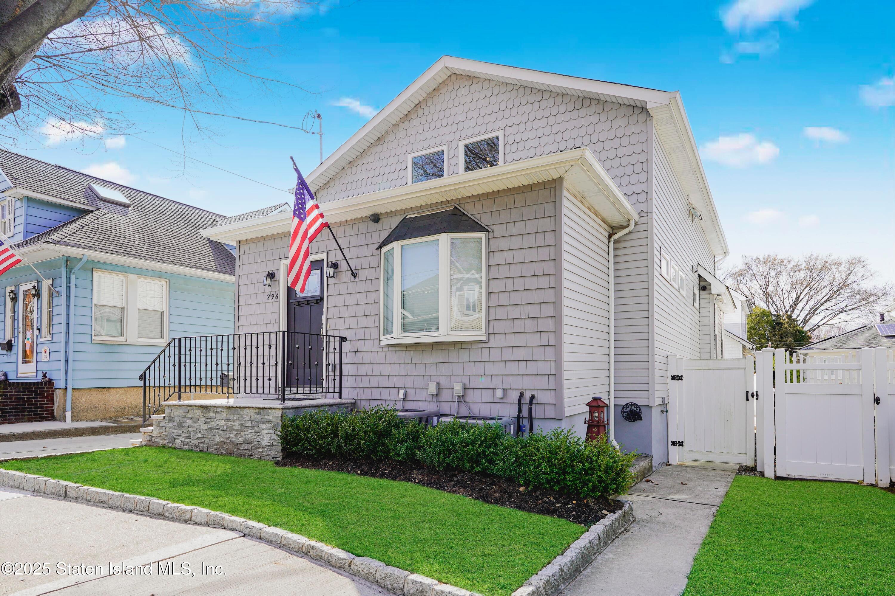 296 Demorest Avenue, Staten Island, New York image 3