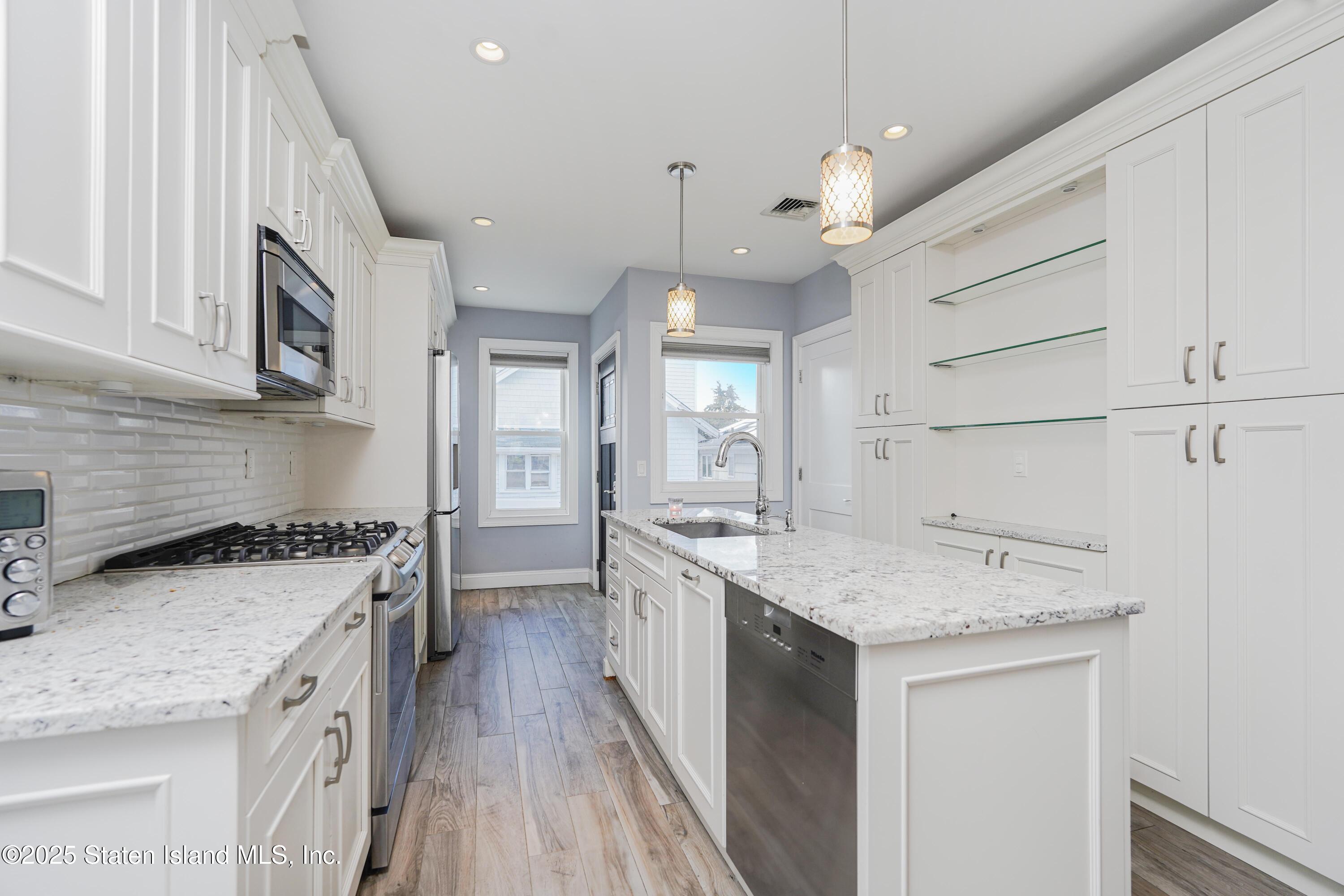 296 Demorest Avenue, Staten Island, New York image 14