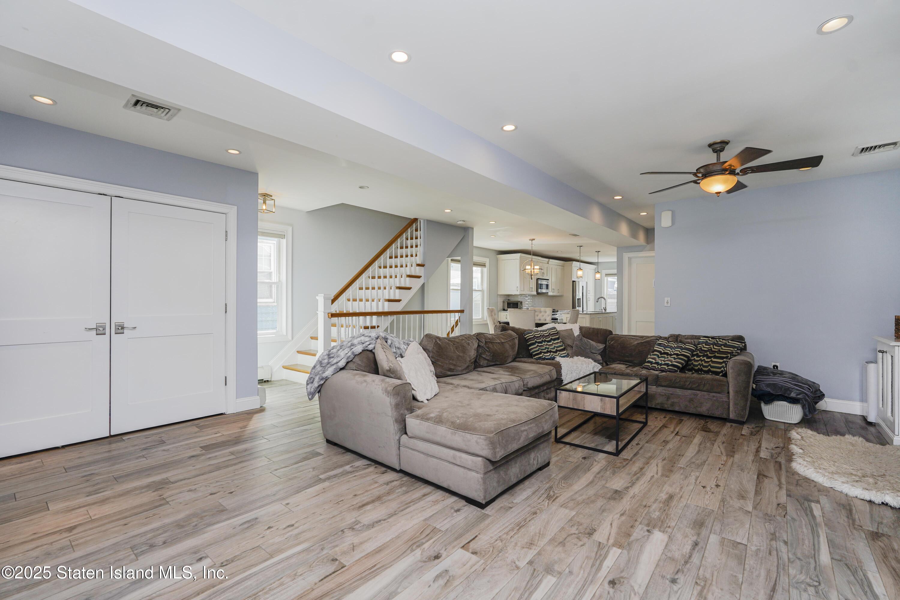 296 Demorest Avenue, Staten Island, New York image 7