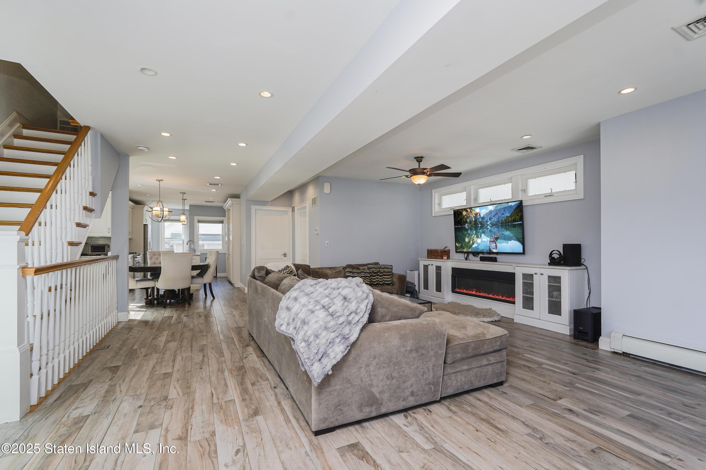 296 Demorest Avenue, Staten Island, New York image 10