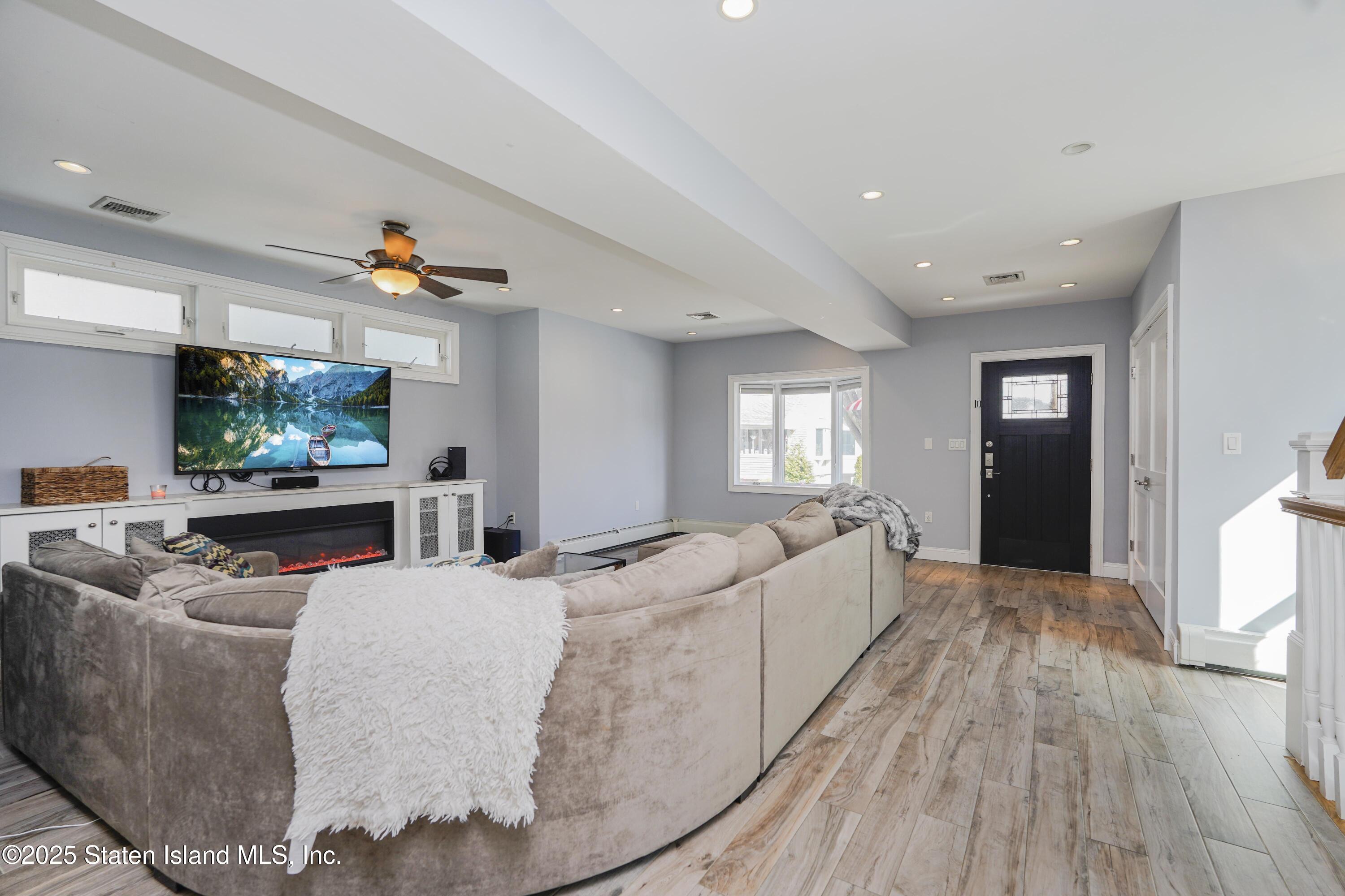 296 Demorest Avenue, Staten Island, New York image 8