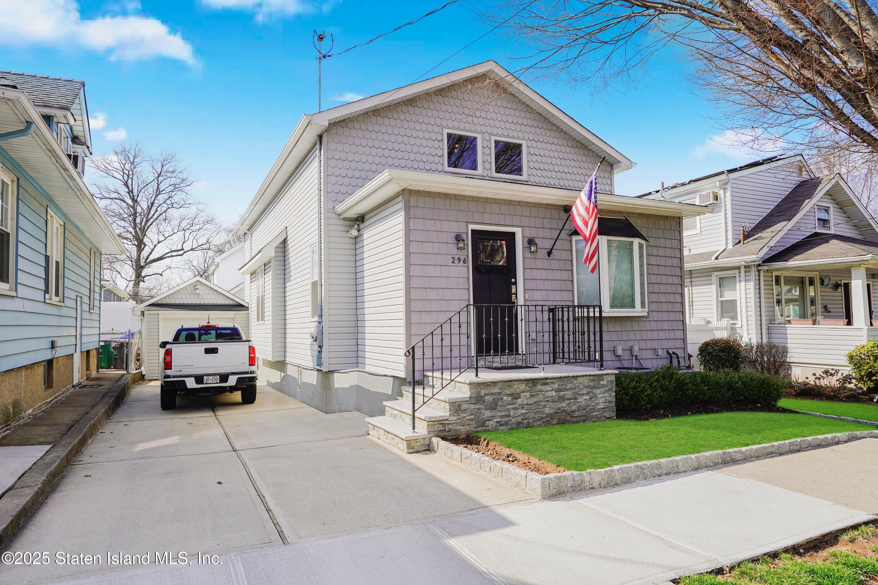 296 Demorest Avenue, Staten Island, New York image 5
