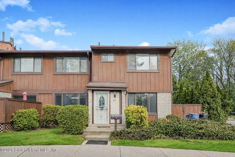 Photo of 1818 Forest Hill Road, Staten Island, NY 10314 (MLS # 2600510)