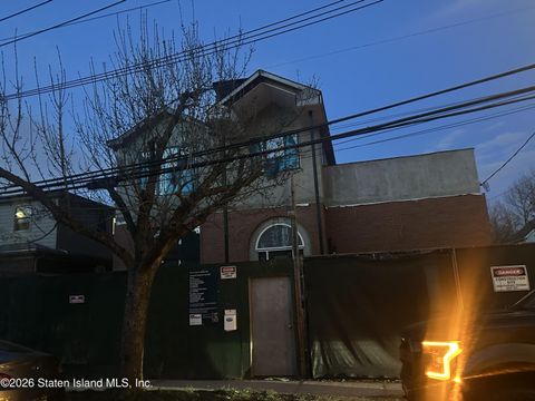 Photo of 25 Grasmere Avenue, Staten Island, NY 10304 (MLS # 2601748)