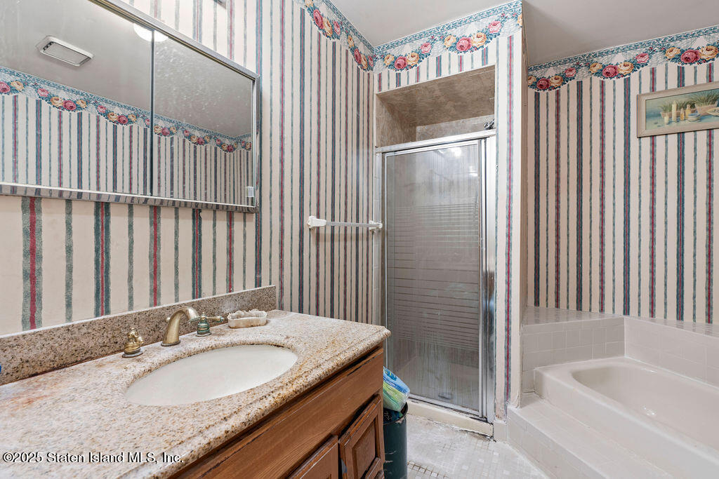 63 Country Drive, Staten Island, New York image 9