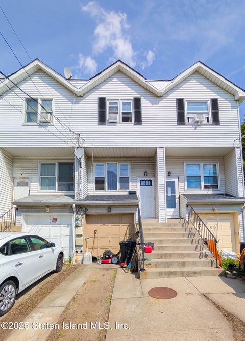 Photo of 167 Harbor Road, Staten Island, NY 10303 (MLS # 2504840)