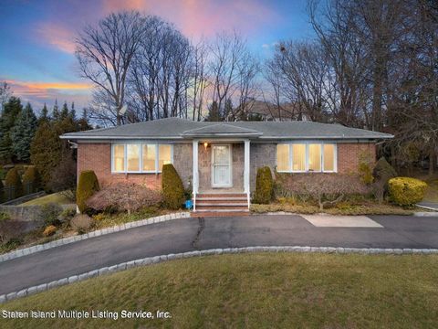 Photo of 45 Charter Oak Road, Staten Island, NY 10304 (MLS # 1164953)