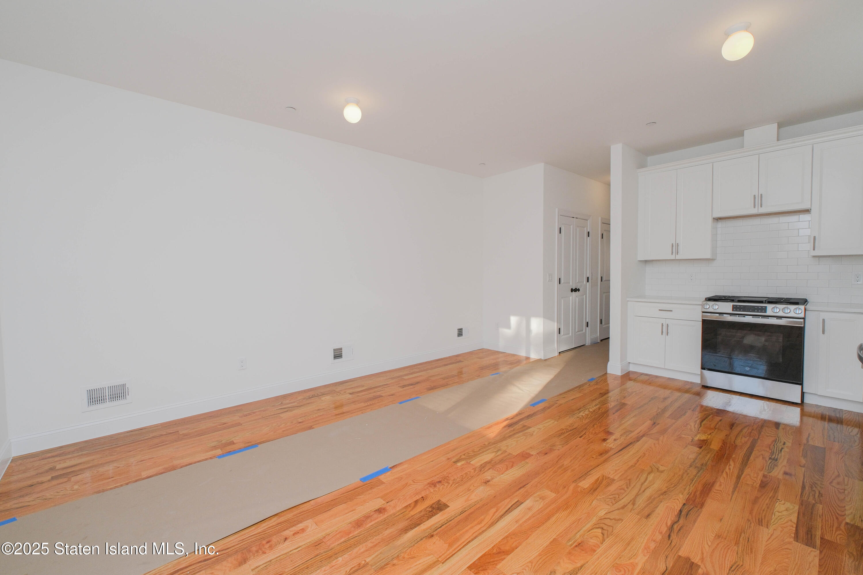 209 Nicholas Avenue, Staten Island, New York image 7