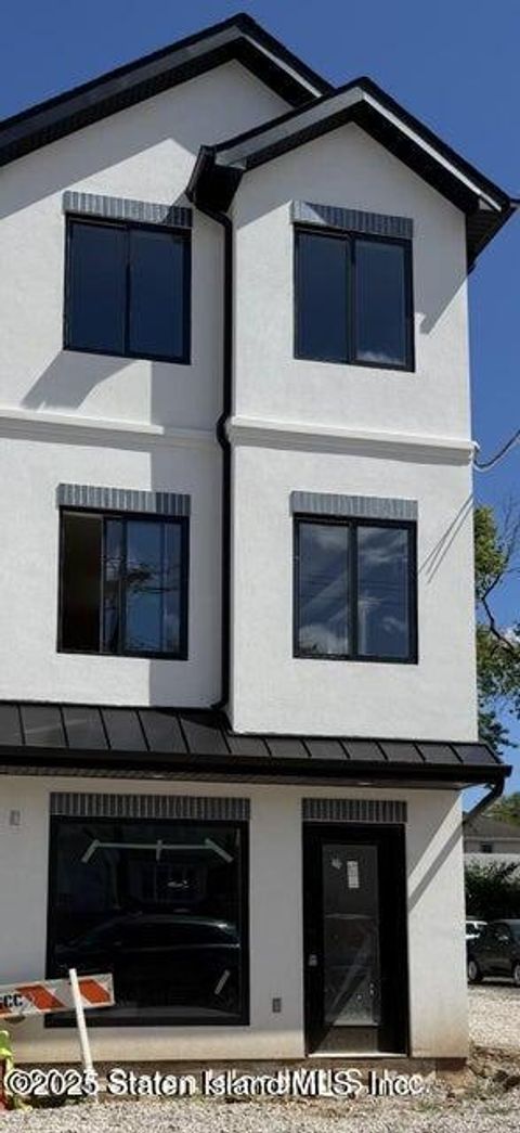 Photo of 481 Jewett Avenue #1, Staten Island, NY 10302 (MLS # 2506664)