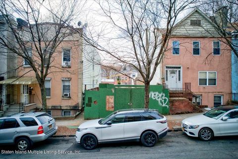 Unimproved Land in Staten Island NY 396 St Marks Place.jpg