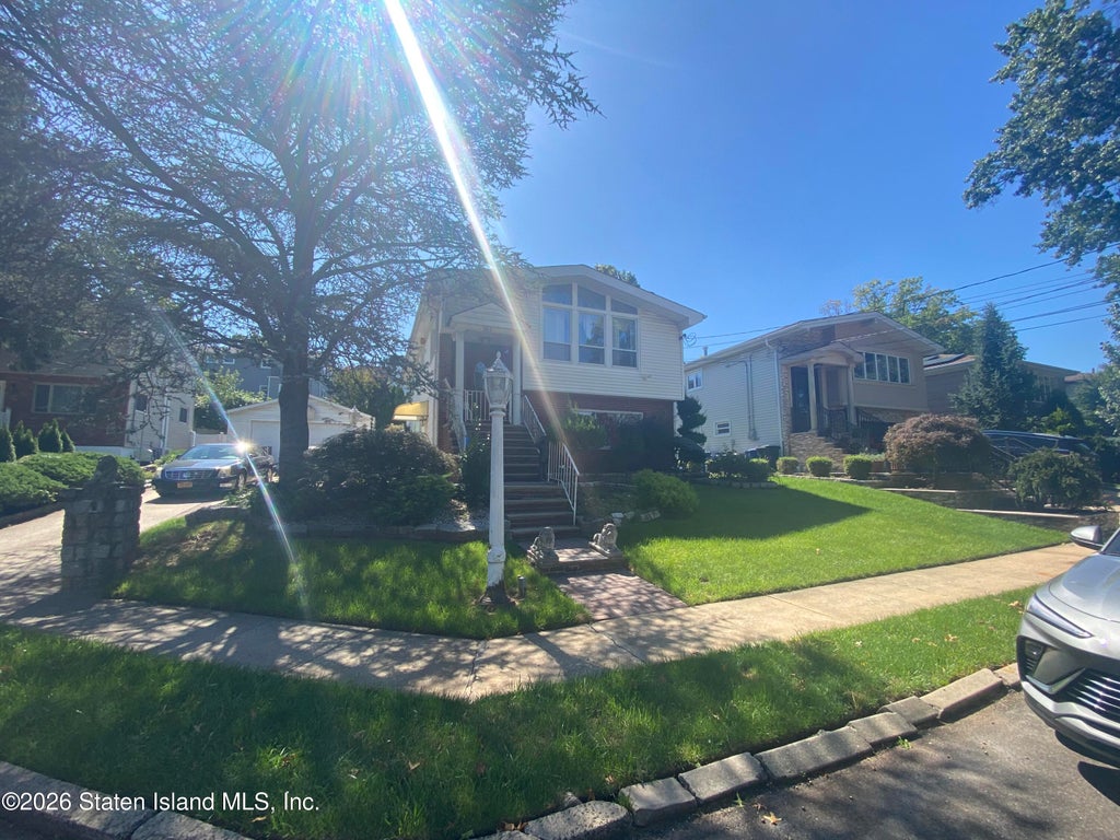 Photo of 302 Lightner Avenue, Staten Island, NY 10314 (MLS # 2605629)