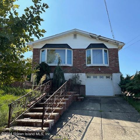 Photo of 56 Croak Avenue, Staten Island, NY 10314 (MLS # 2405017)