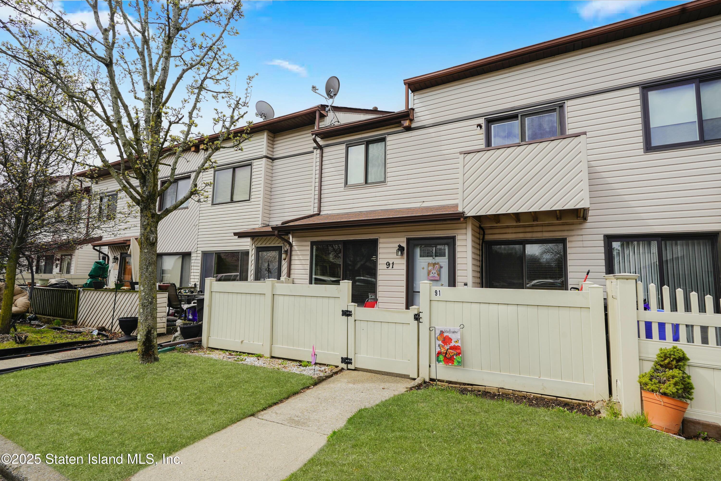 91 Selvin Loop Loop, Staten Island, New York image 2