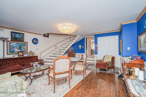 Photo of 872 Edgegrove Avenue, Staten Island, NY 10312 (MLS # 2600230)