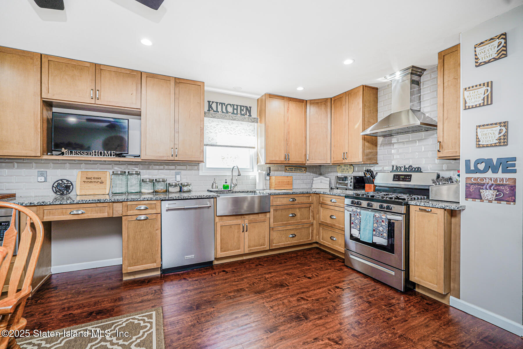 287 Greaves Avenue, Staten Island, New York image 12