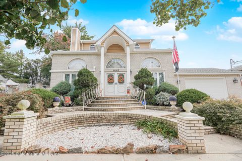 Photo of 1447 Arden Avenue, Staten Island, NY 10312 (MLS # 2505680)