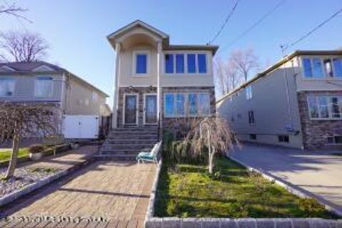 Photo of 25 Summit Place #2, Staten Island, NY 10312 (MLS # 1163232)