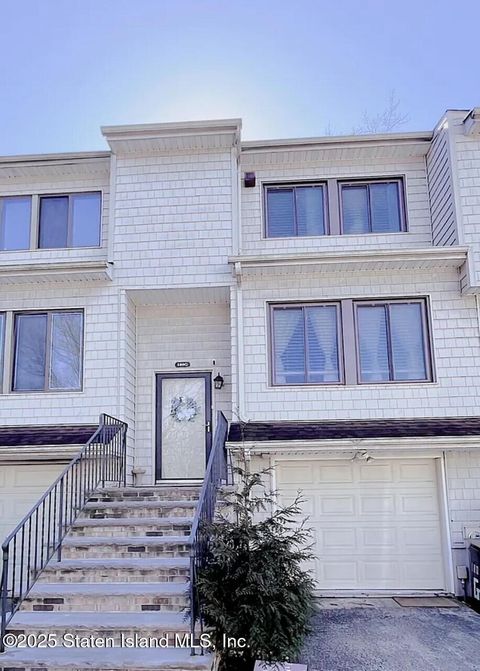 Photo of 180 Dinsmore Street #G, Staten Island, NY 10314 (MLS # 2501006)