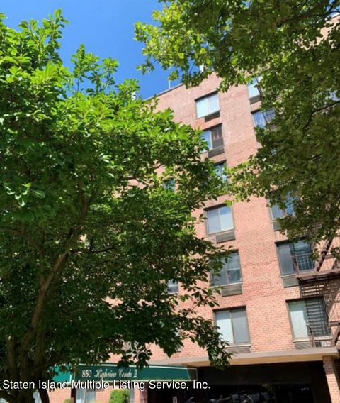 Photo of 850 Howard Avenue #6j, Staten Island, NY 10301 (MLS # 1160690)