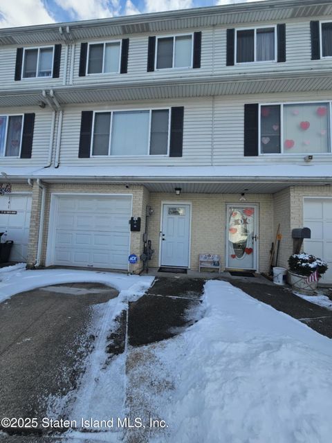 Photo of 143 Carlyle Green Grn, Staten Island, NY 10312 (MLS # 2500412)