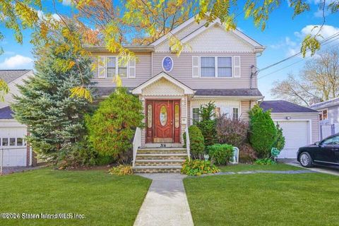 Photo of 314 Montreal Avenue #2, Staten Island, NY 10306 (MLS # 2600940)