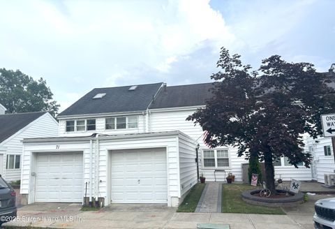 Photo of 73 Hampton Green, Staten Island, NY 10312 (MLS # 2504174)