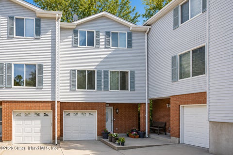 Photo of 548 Ilyssa Way, Staten Island, NY 10312 (MLS # 2603079)