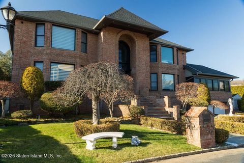 Photo of 5 Nicolosi Drive, Staten Island, NY 10312 (MLS # 2601930)