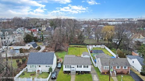 Photo of 21 Wales Place, Staten Island, NY 10310 (MLS # 2400570)