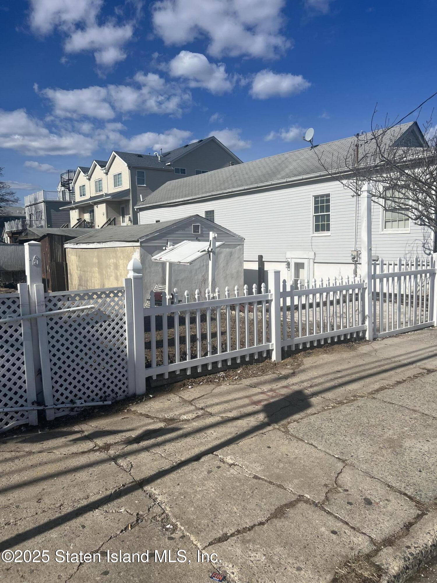 637 Oceanside Avenue, Staten Island, New York image 4