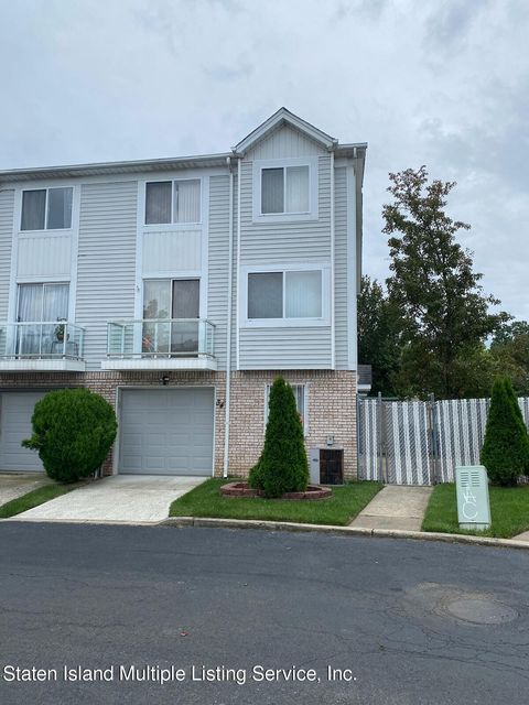 Photo of 34 Hart Loop, Staten Island, NY 10306 (MLS # 1163987)