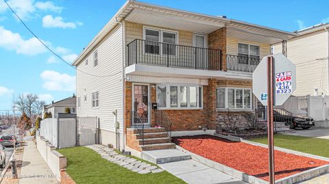 Photo of 372 Gower Street, Staten Island, NY 10314 (MLS # 2500873)