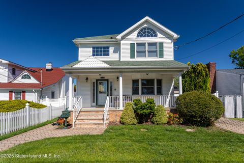 Photo of 443 Amherst Avenue, Staten Island, NY 10306 (MLS # 2602544)
