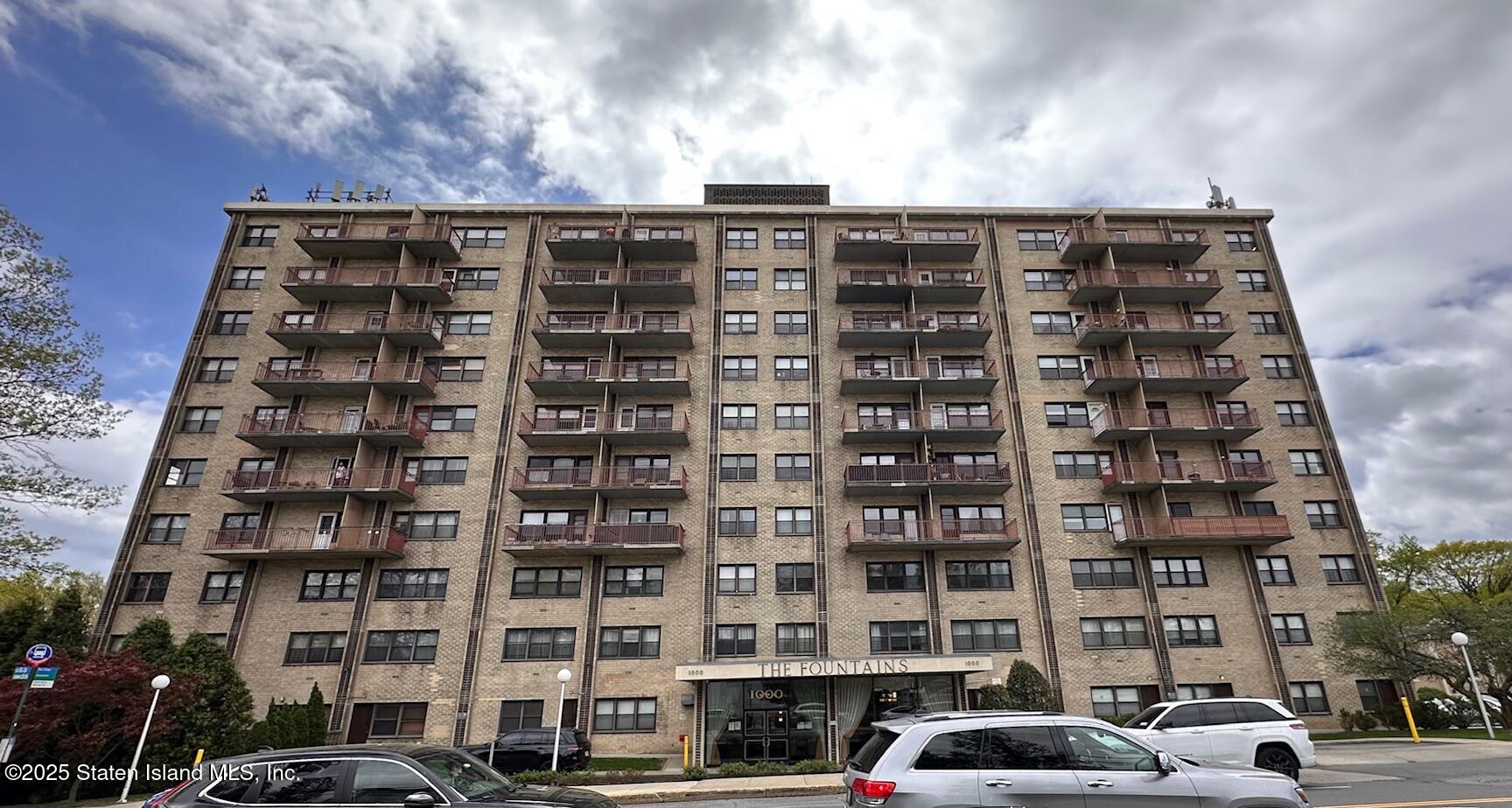 1000 Clove Road Road #8E, Staten Island, New York image 1