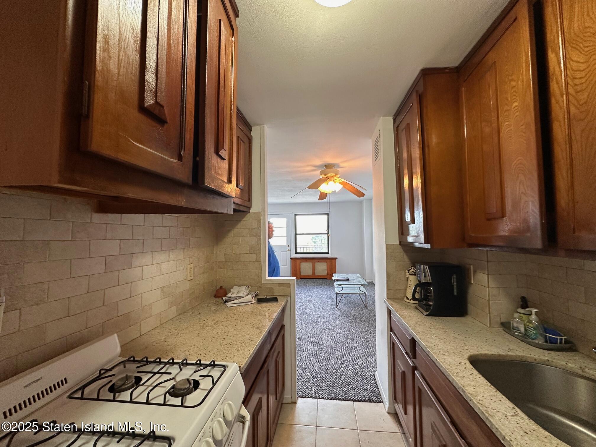 1000 Clove Road Road #8E, Staten Island, New York image 9
