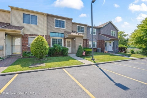Townhouse For Sale - 32 Franklin Lane #E<br/> Staten Island, NY 10306