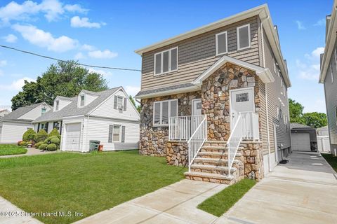 Photo of 161 Lander Avenue, Staten Island, NY 10314 (MLS # 2504313)