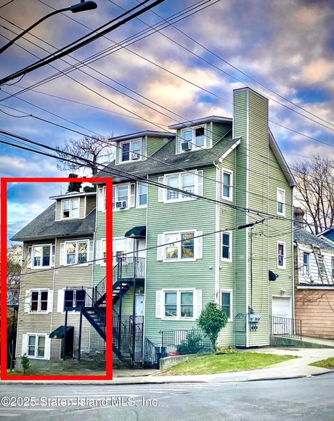 Photo of 12 Pauw Street, Staten Island, NY 10301 (MLS # 2502867)