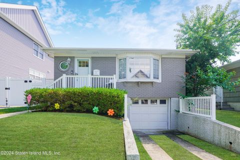 Photo of 45 Chelsea Street, Staten Island, NY 10307 (MLS # 2403975)