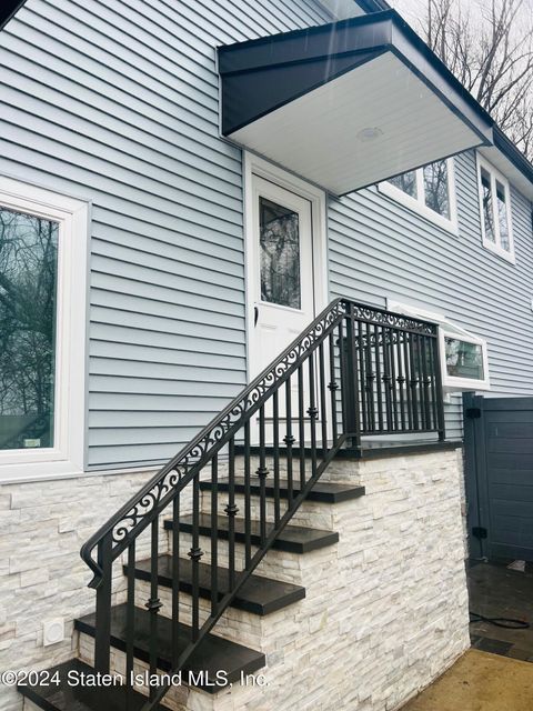 Photo of 97 Madsen Avenue, Staten Island, NY 10309 (MLS # 2406797)