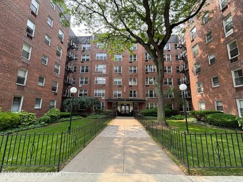 Photo of 50 Fort Place #B2c, Staten Island, NY 10301 (MLS # 2503525)