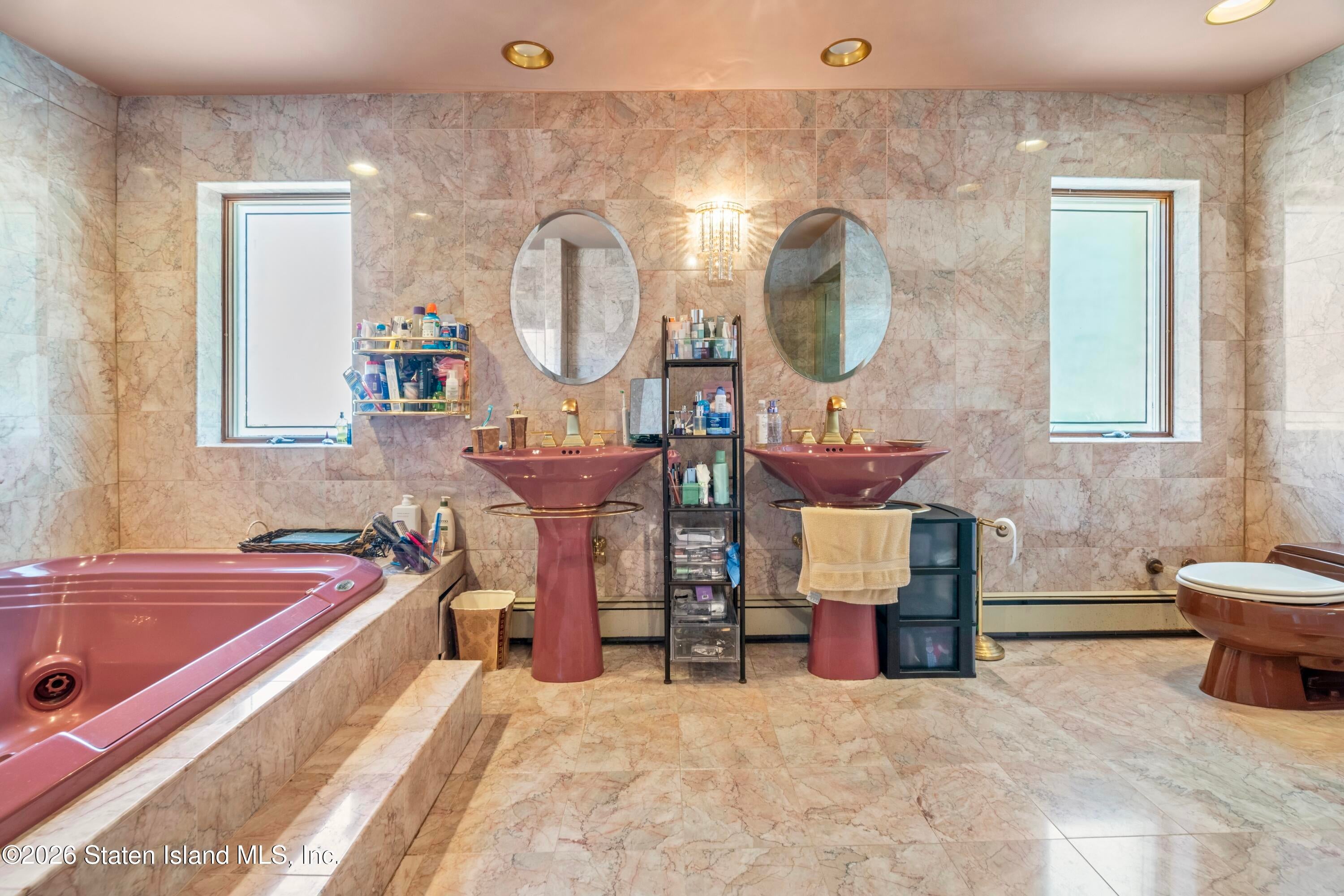 30 Alverson Loop, Staten Island, NY, 10309, USA, 5 Bedrooms Bedrooms, ,6 BathroomsBathrooms,Residential,Pending,30 Alverson Loop,2602735