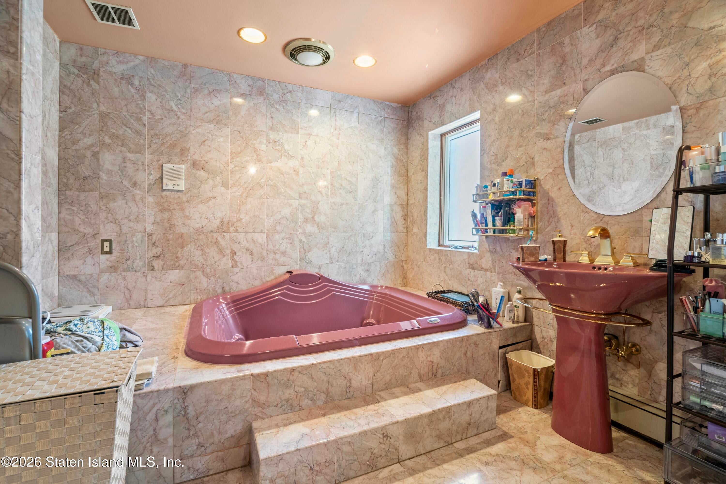 30 Alverson Loop, Staten Island, NY, 10309, USA, 5 Bedrooms Bedrooms, ,6 BathroomsBathrooms,Residential,Pending,30 Alverson Loop,2602735