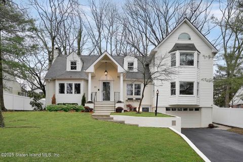Photo of 83 Meisner Avenue, Staten Island, NY 10306 (MLS # 2501887)
